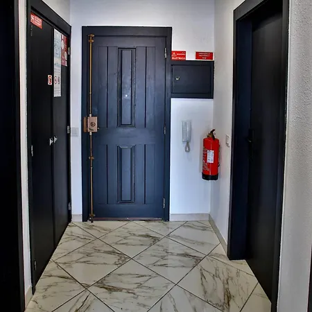 Go4portugal - Lagoa - 3 Min From With Airco And Balcony Apartament *