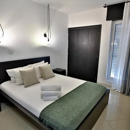 Daire Go4portugal - Lagoa - 3 Min From With Airco And Balcony *