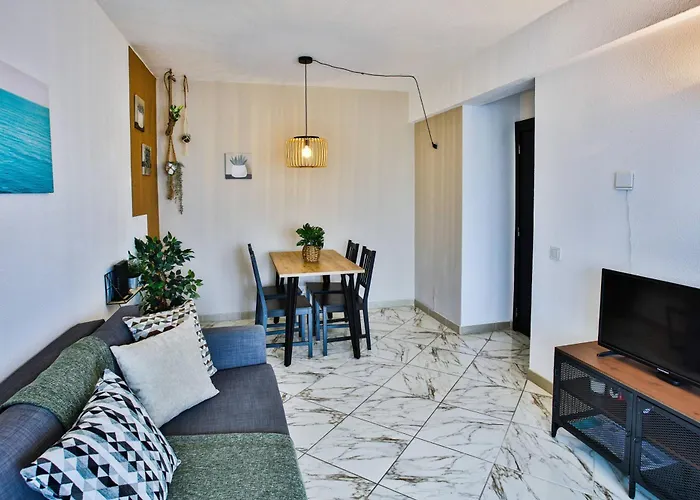 Go4portugal - Lagoa - 3 Min From With Airco And Balcony