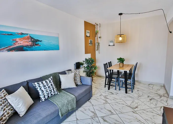 Go4portugal - Lagoa - 3 Min From With Airco And Balcony *